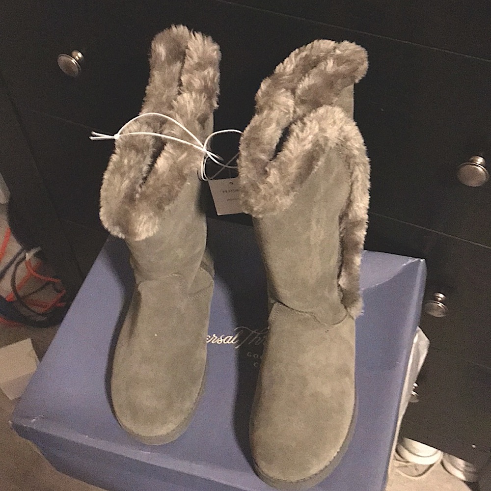 Universal Threads suede boots size 7 sooo soft !!